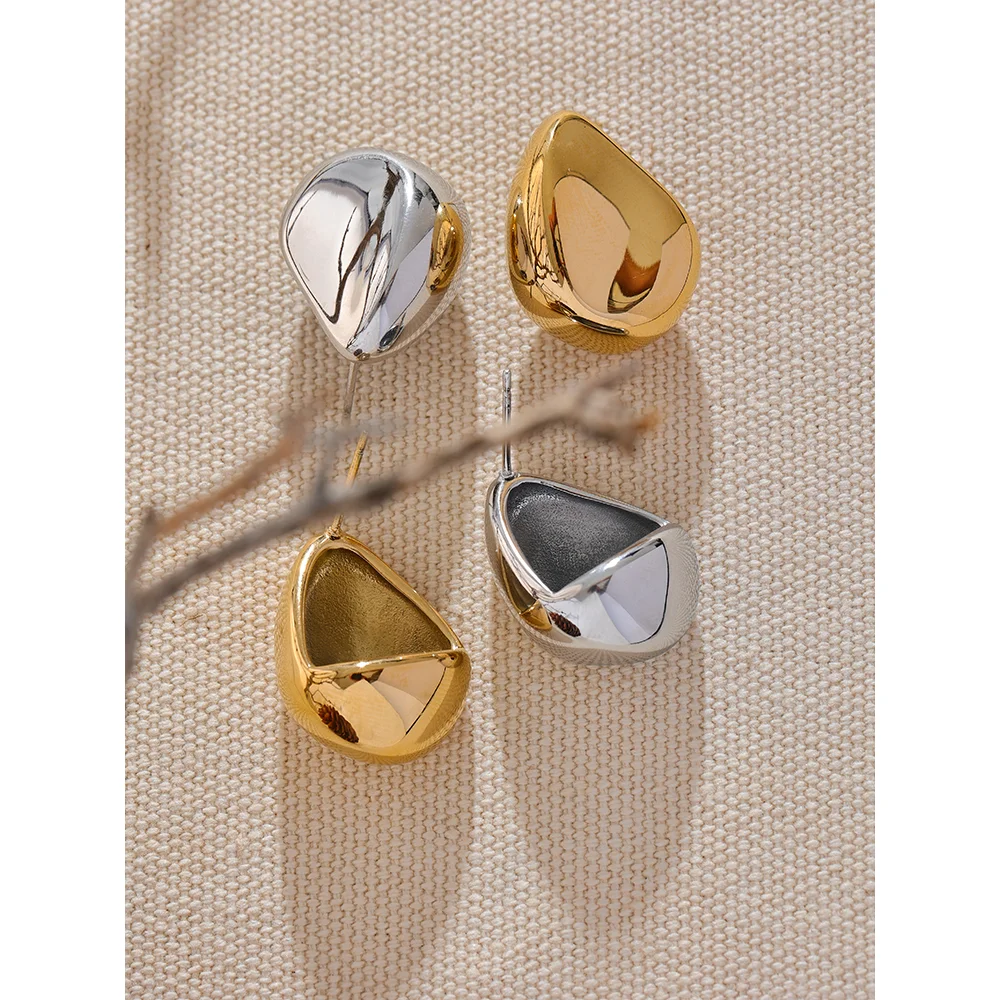 Vintage Hollow Stud Earrings 18K Gold Plated Waterproof
