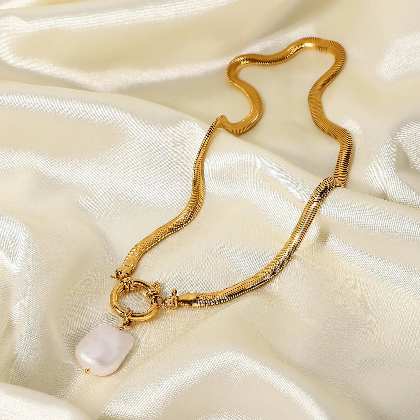 Vintage 18K Gold Plated Waterproof Pearl Pendant Necklace