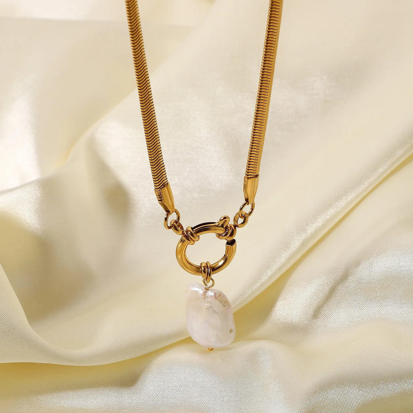 Vintage 18K Gold Plated Waterproof Pearl Pendant Necklace