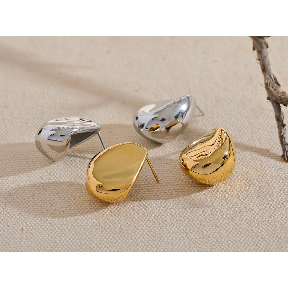 Vintage Hollow Stud Earrings 18K Gold Plated Waterproof