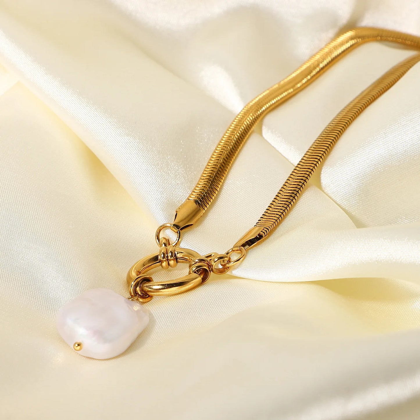 Vintage 18K Gold Plated Waterproof Pearl Pendant Necklace